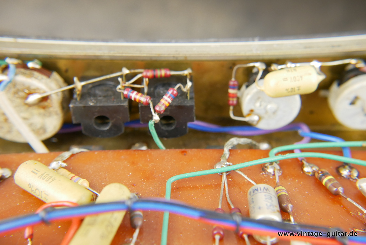 img/vintage/4293/Selmer_Treble_n_Bass_Mk_III_1970-013.JPG