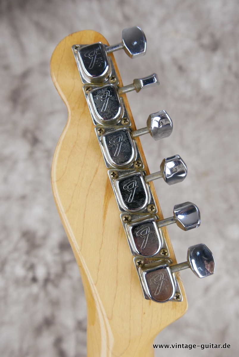 Fender_Telecaster_Bigsby_blonde_1968-010.JPG