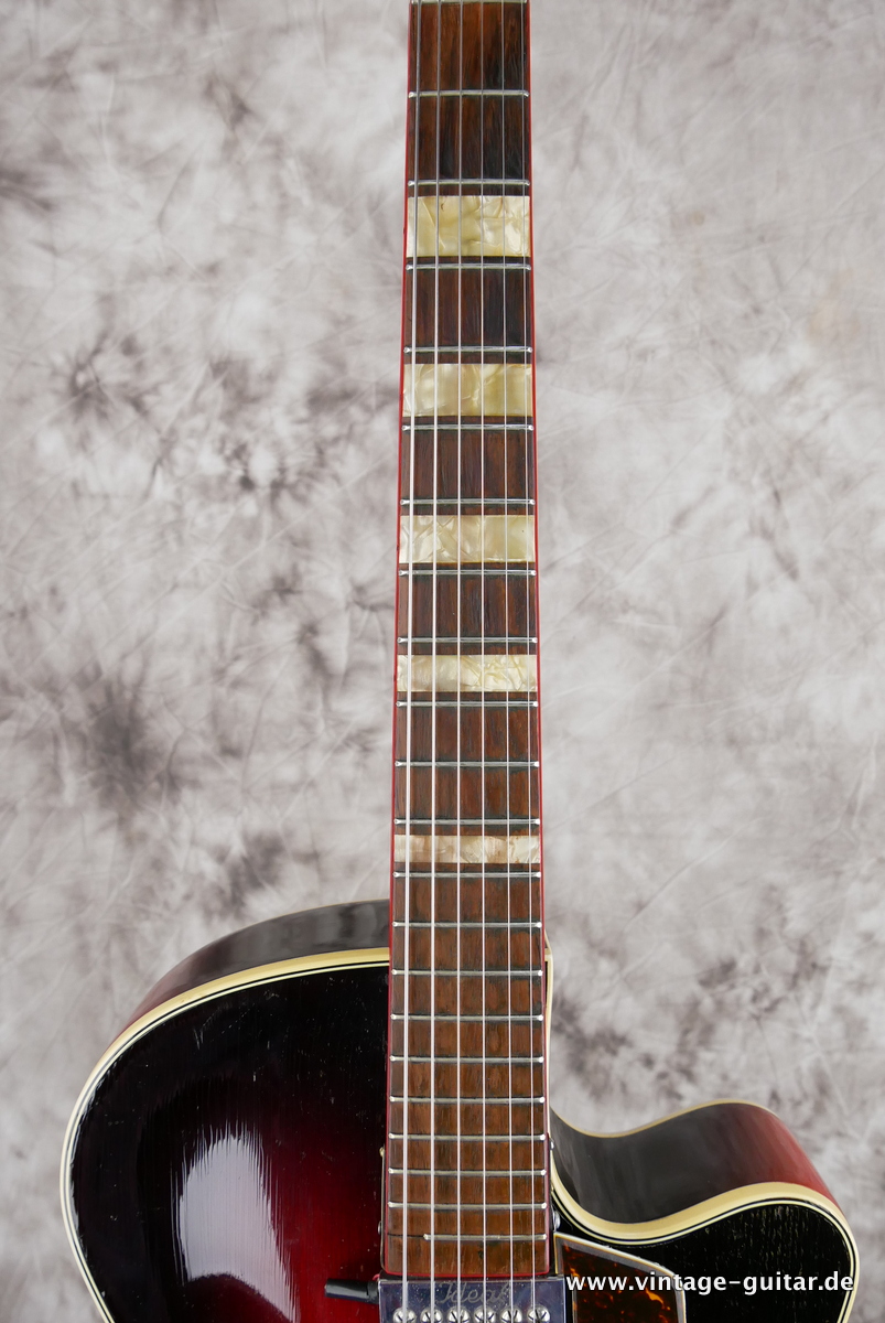 img/vintage/4301/Framus_Black_Rose_Deluxe_red_burst_1953-011.JPG