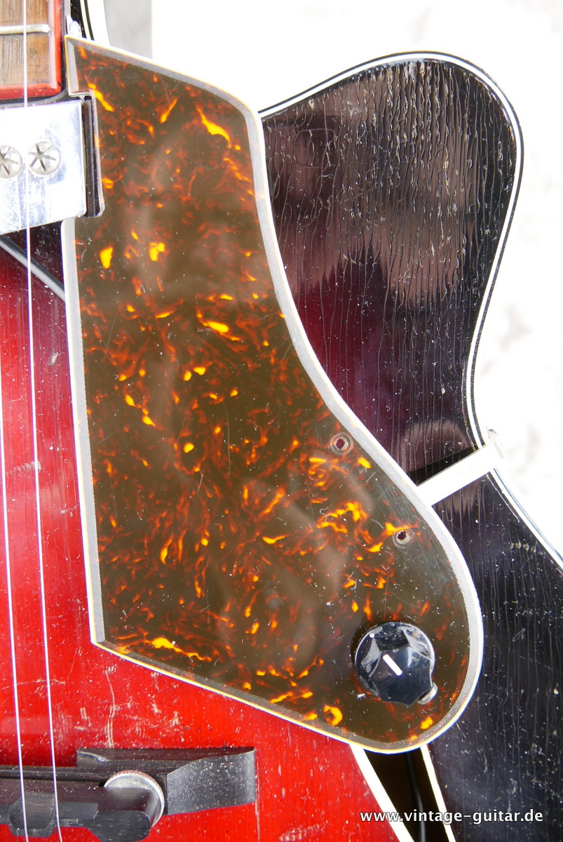 img/vintage/4301/Framus_Black_Rose_Deluxe_red_burst_1953-014.JPG