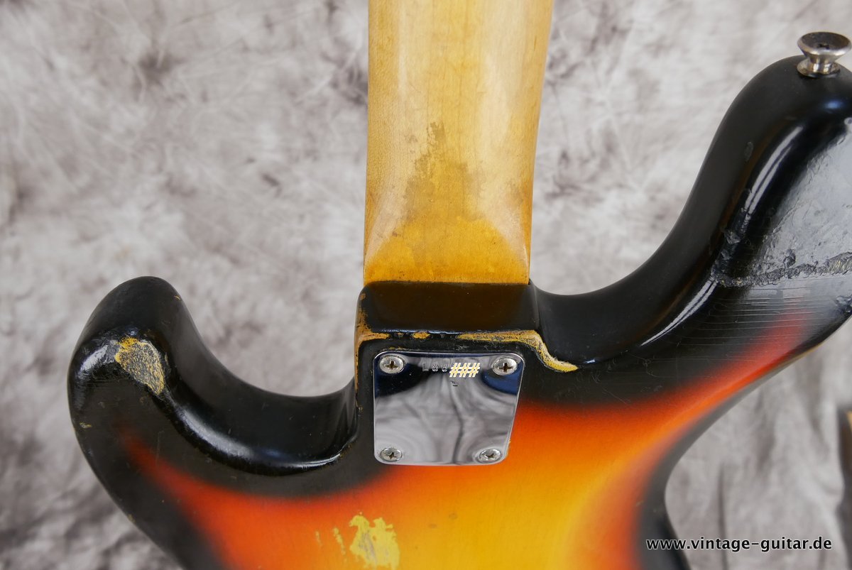 Fender-Jazz-Bass-1965-sunburst-015.JPG
