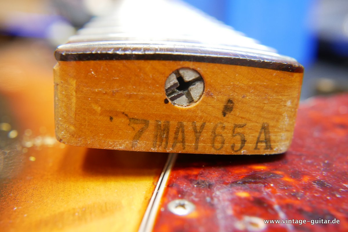 Fender-Jazz-Bass-1965-sunburst-027.JPG