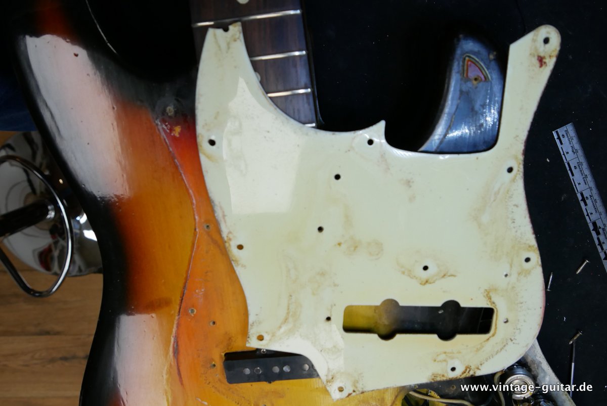 Fender-Jazz-Bass-1965-sunburst-033.JPG
