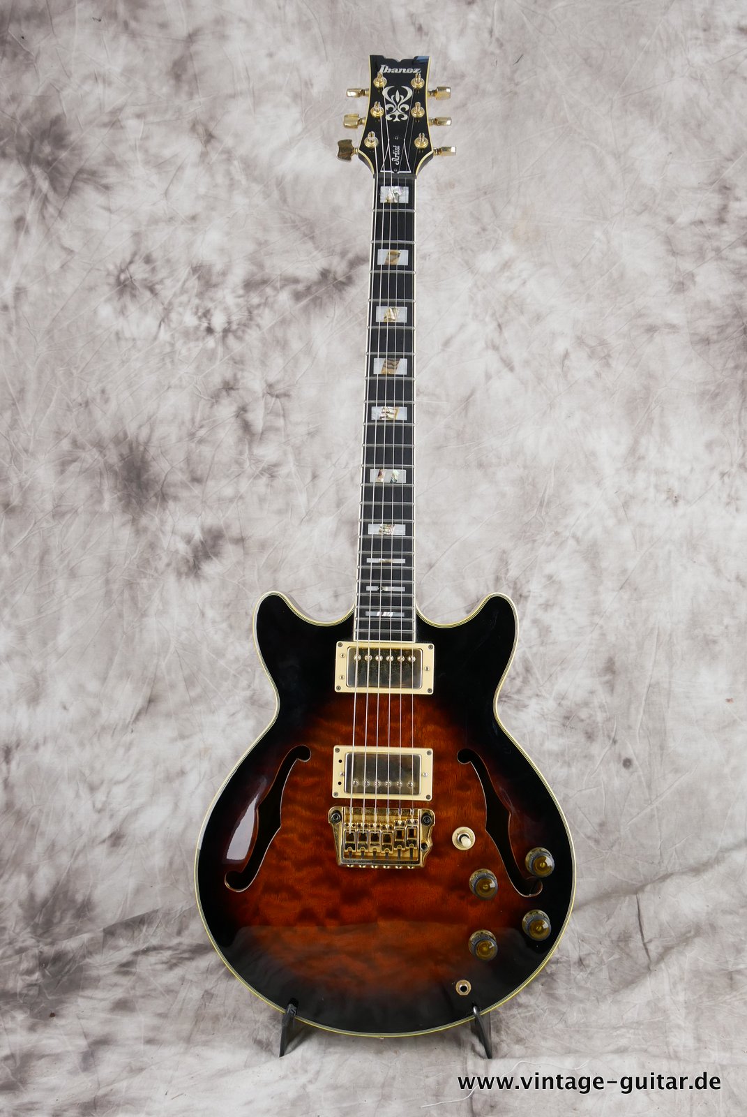 Ibanez-AM_255_Stagemaster_sunburst_1983-001.JPG