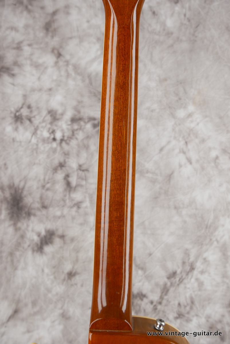 img/vintage/4326/Gibson_Les_Paul_classic_plus_USA_dark_amber_1993-012.JPG