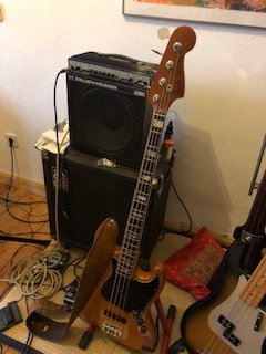 Fender-Jazz-Bass-1977-natural-006.jpg