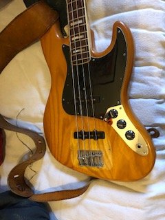 Fender-Jazz-Bass-1977-natural-010.jpg
