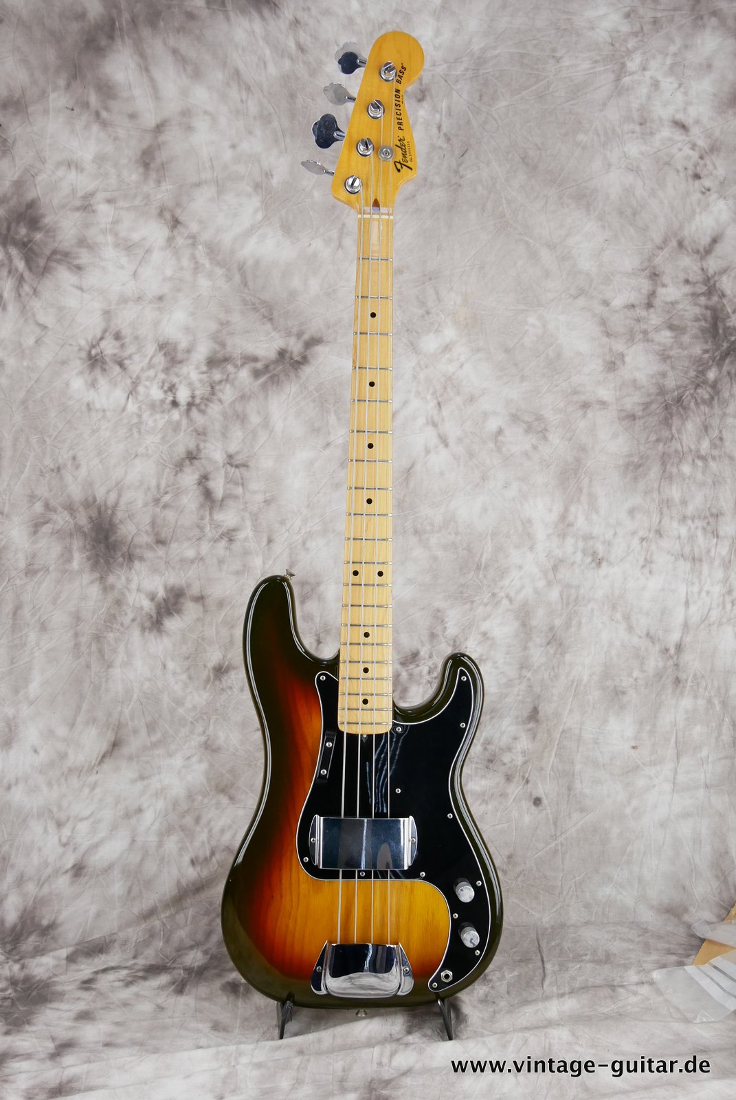 Fender-Precision-Bass-1980-Tobacco-Sunburst-001.JPG