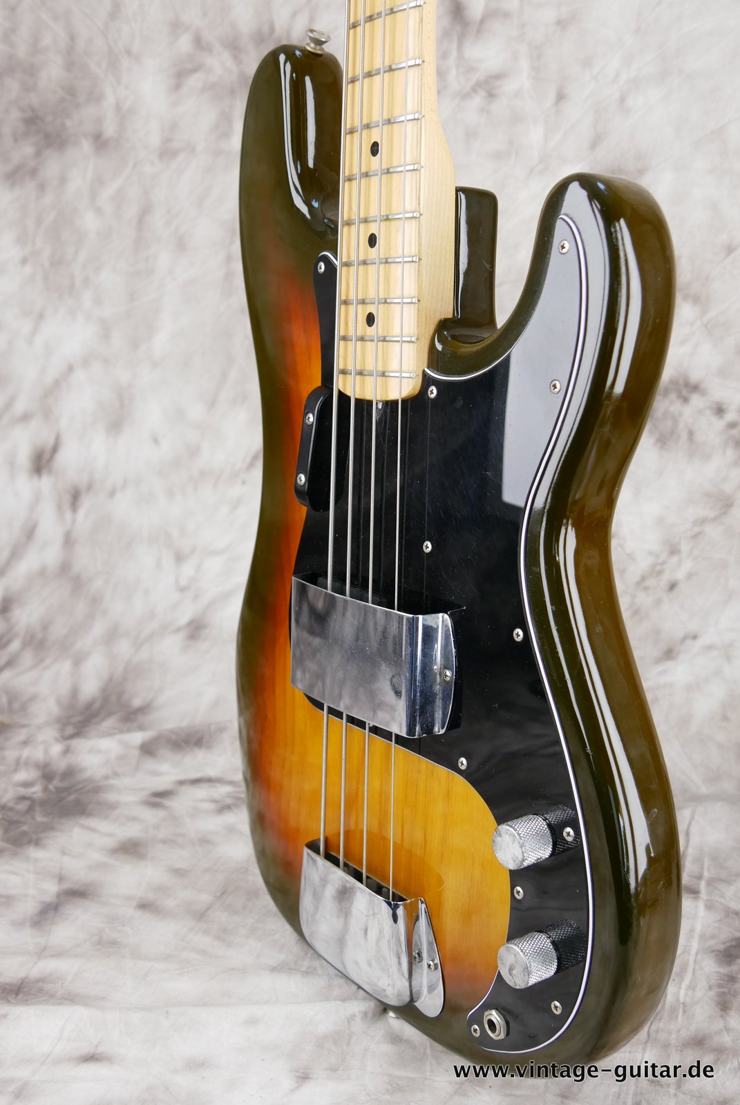 Fender-Precision-Bass-1980-Tobacco-Sunburst-005.JPG