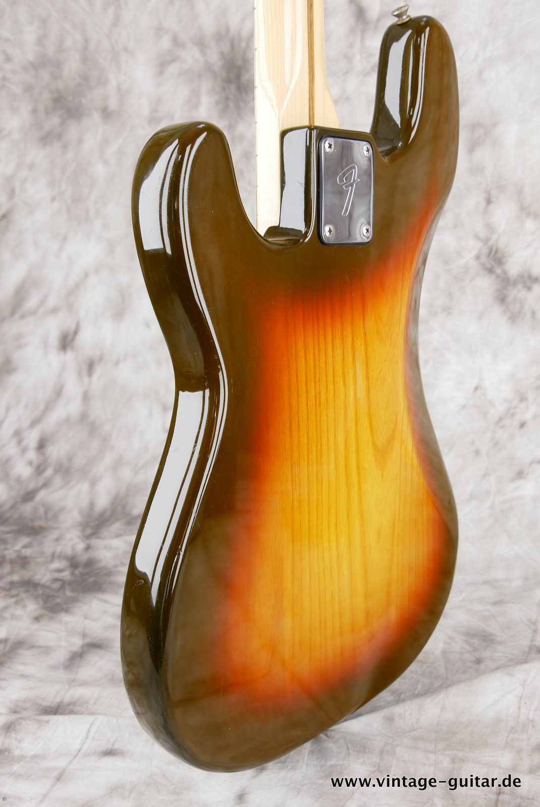 Fender-Precision-Bass-1980-Tobacco-Sunburst-006.JPG