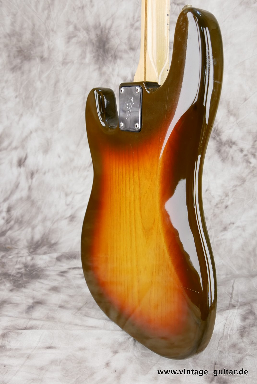 Fender-Precision-Bass-1980-Tobacco-Sunburst-007.JPG
