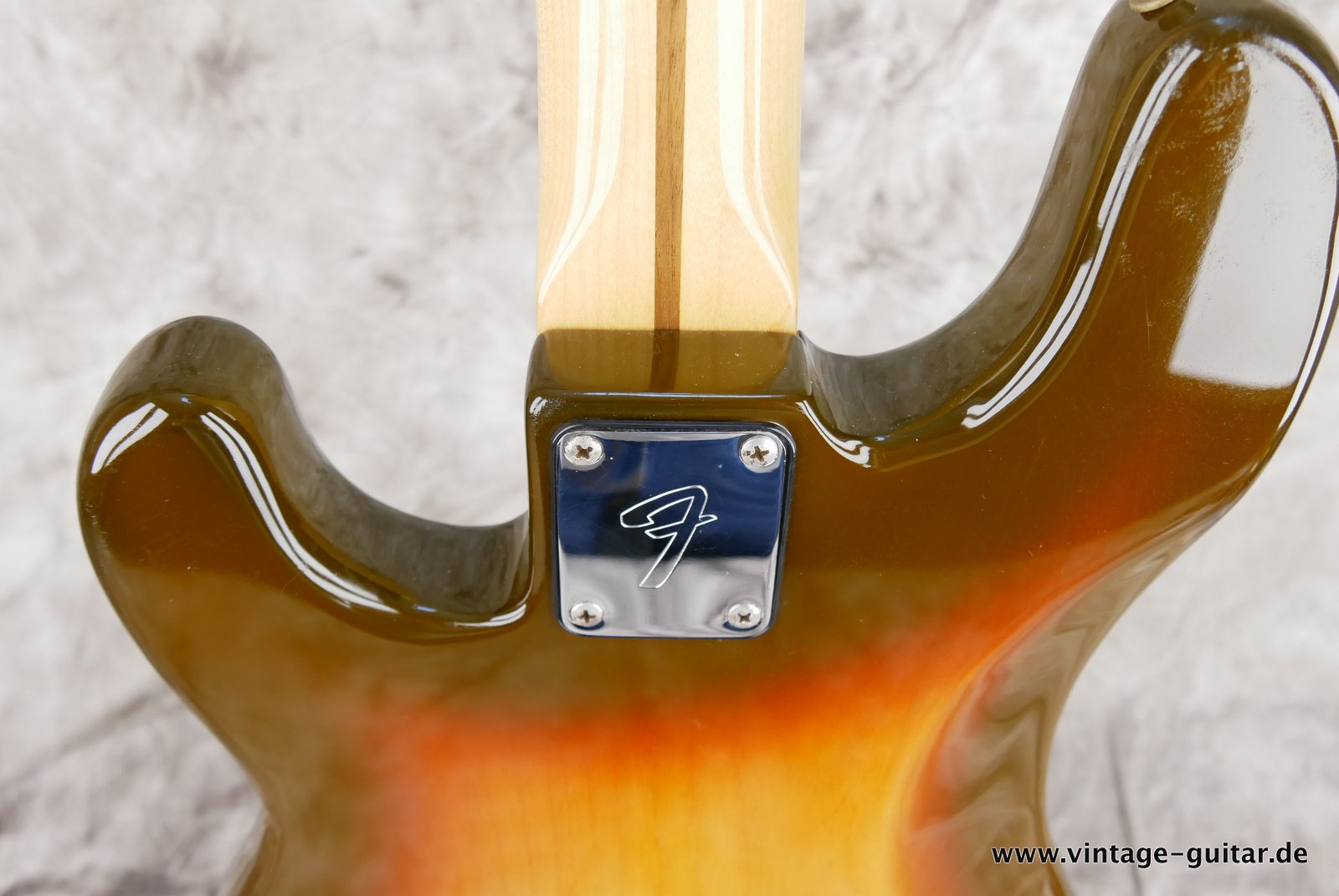 Fender-Precision-Bass-1980-Tobacco-Sunburst-012.JPG