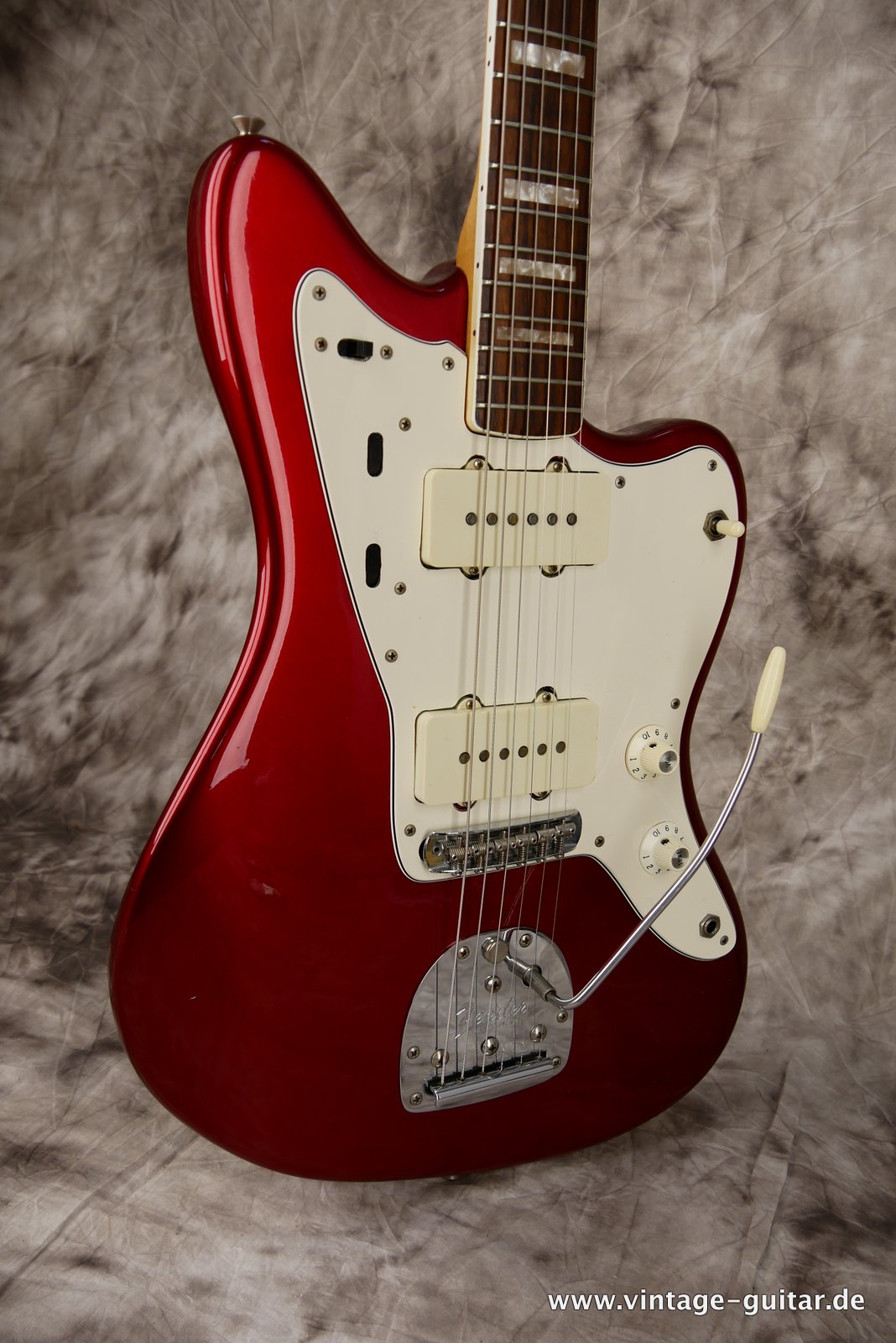 Fender-Jazzmaster-1966-candy-apple-red-005.JPG