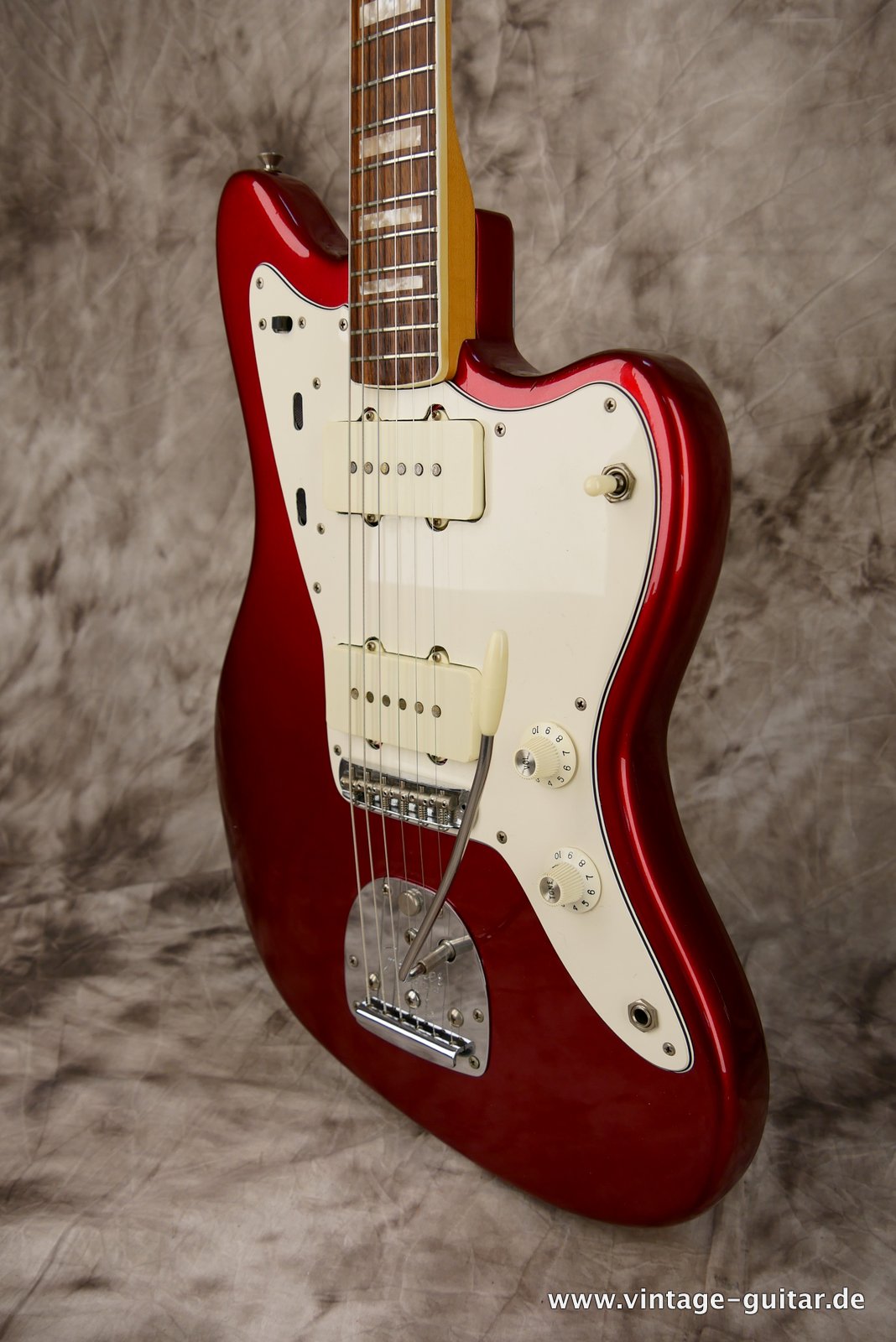 Fender-Jazzmaster-1966-candy-apple-red-006.JPG