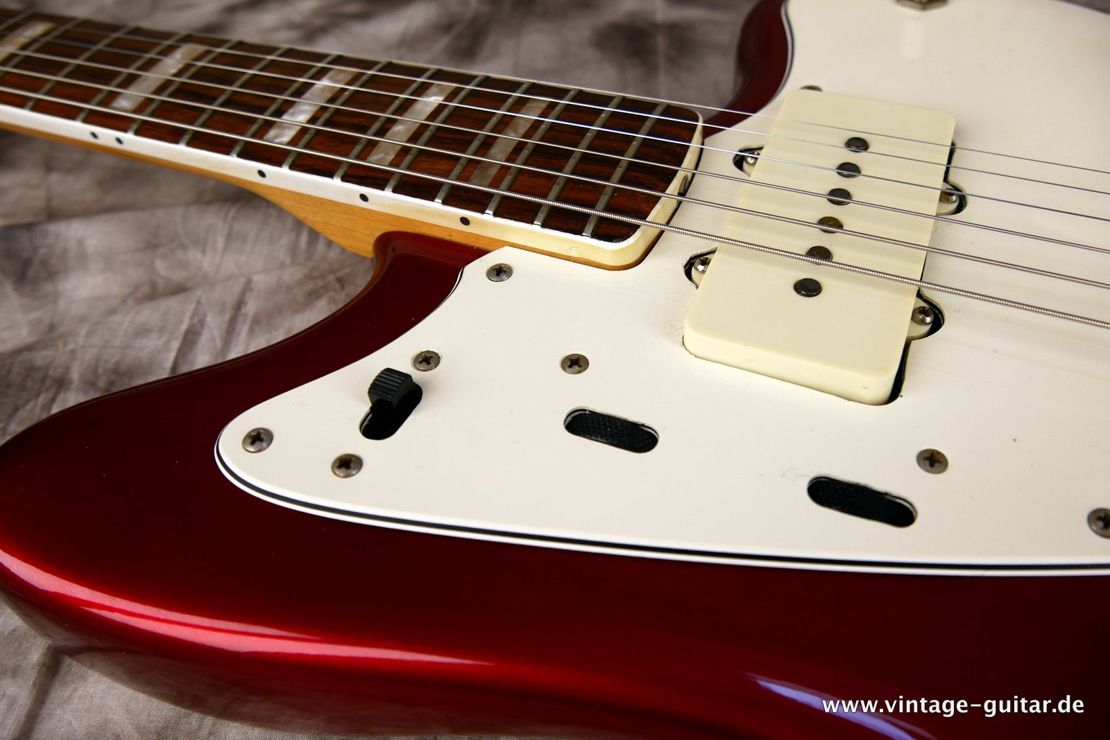 Fender-Jazzmaster-1966-candy-apple-red-014.JPG