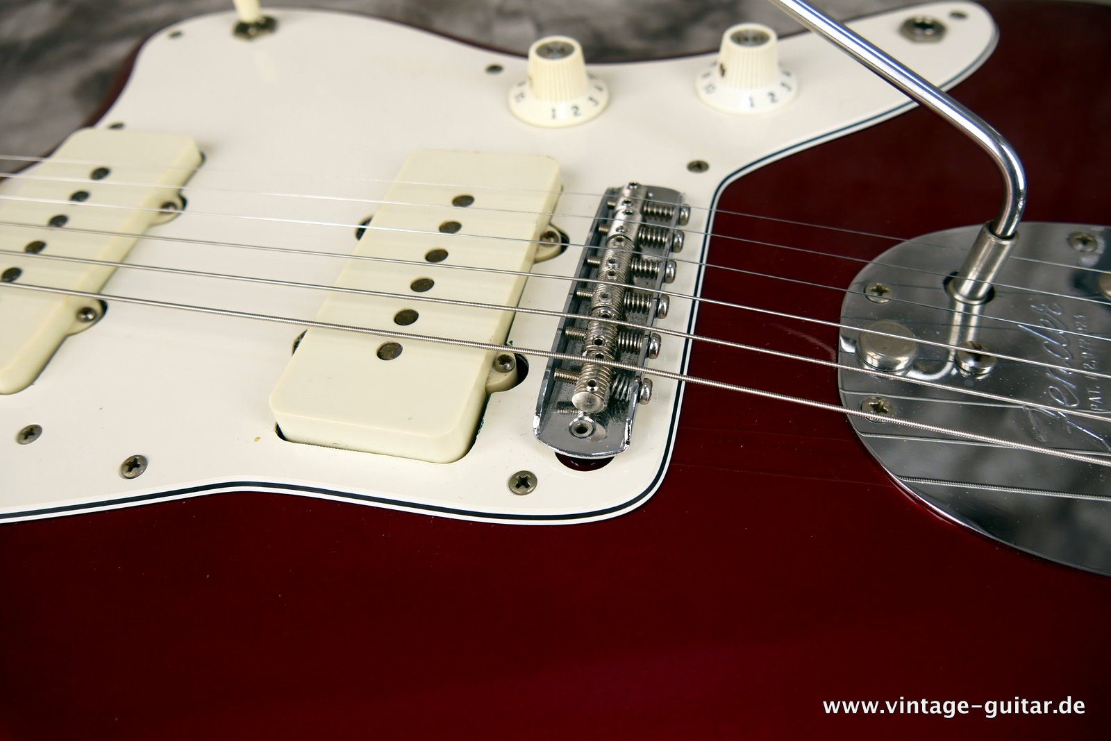 Fender-Jazzmaster-1966-candy-apple-red-015.JPG