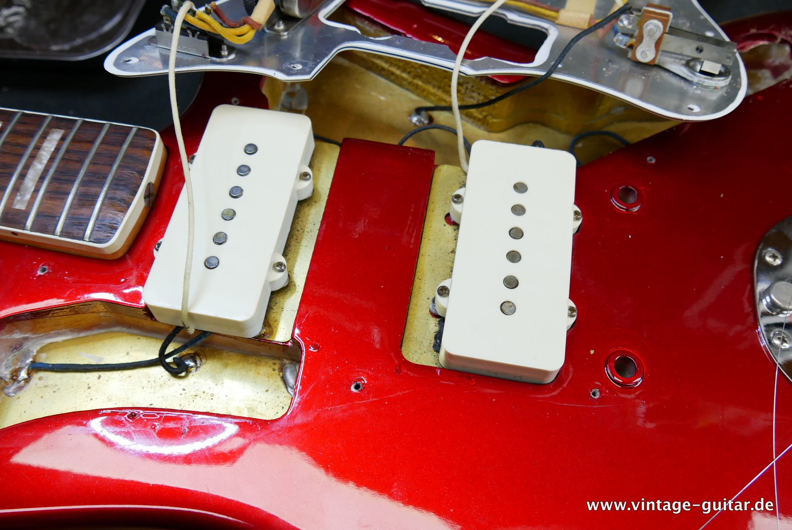 Fender-Jazzmaster-1966-candy-apple-red-022.JPG