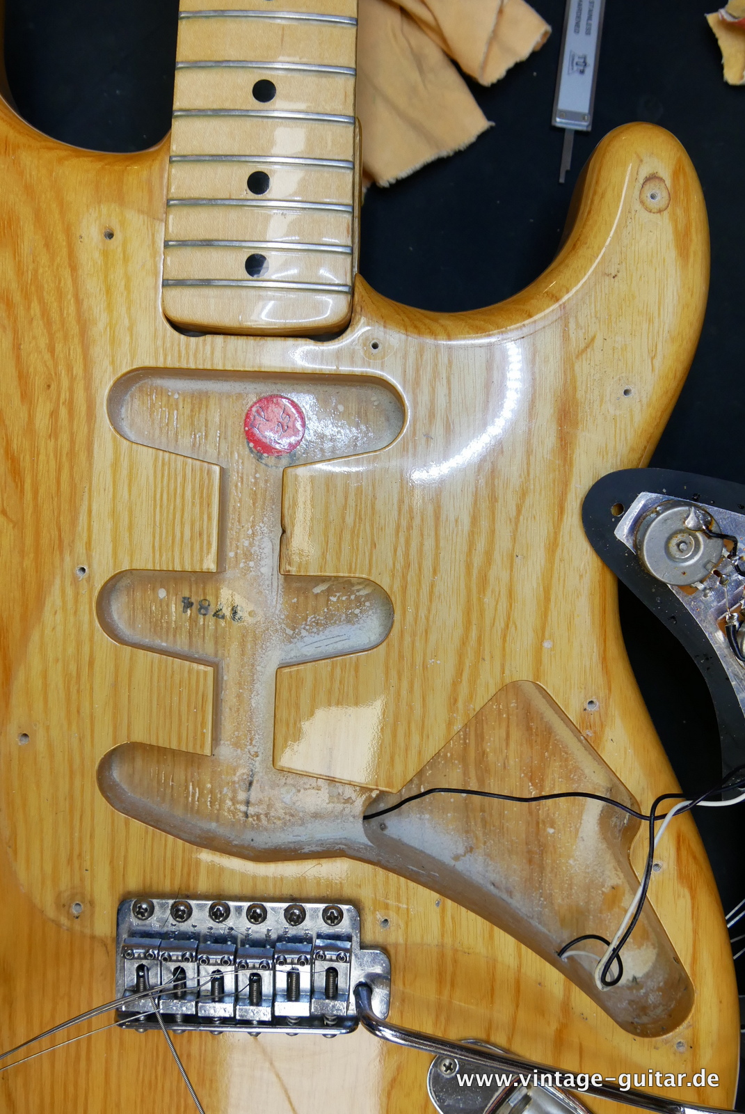 img/vintage/4340/Fender_Stratocaster_natural_1978_025.JPG