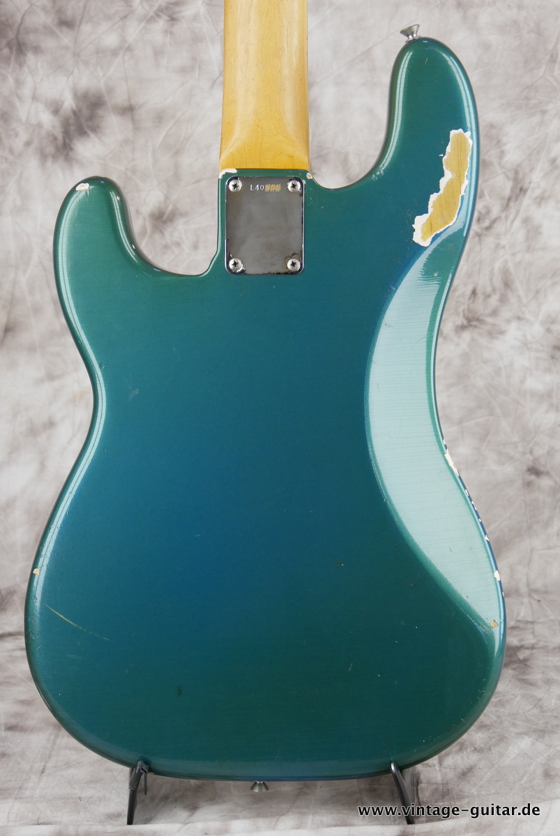 Fender_Precision_Bass_lake_placid_blue_1965-004.JPG