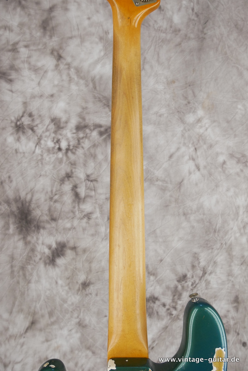 img/vintage/4346/Fender_Precision_Bass_lake_placid_blue_1965-012.JPG