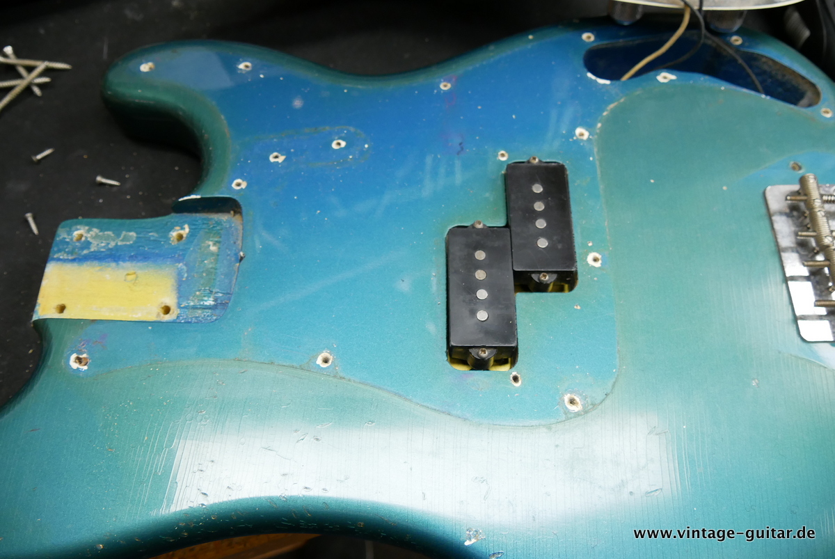 img/vintage/4346/Fender_Precision_Bass_lake_placid_blue_1965-024.JPG