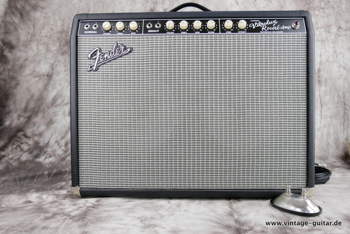 Fender_Custom_Vibrolux_Reverb_Amp_black_2007-001.JPG