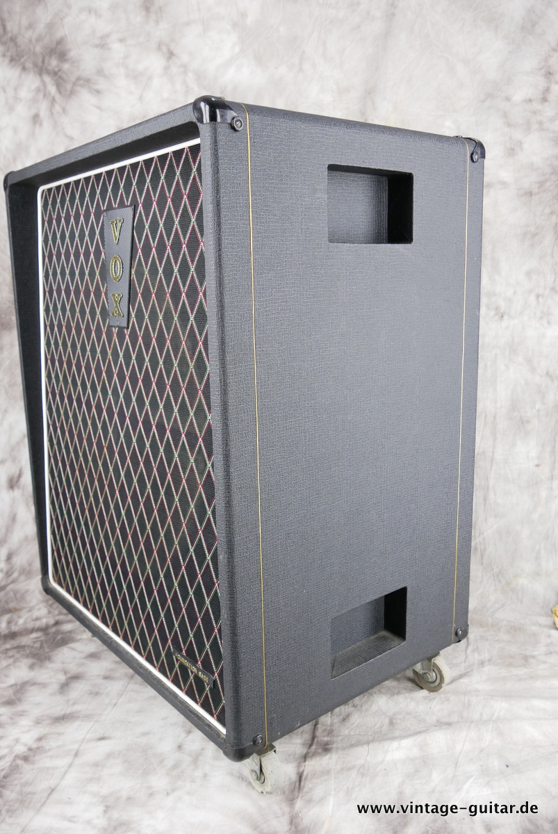 Vox_AC_50_Foundation_Bass_cab_1x18_1965-021.JPG