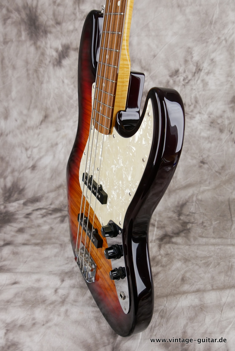 Fender_Jazz_Bass_Foto_Flame_sunburst_1994-006.JPG