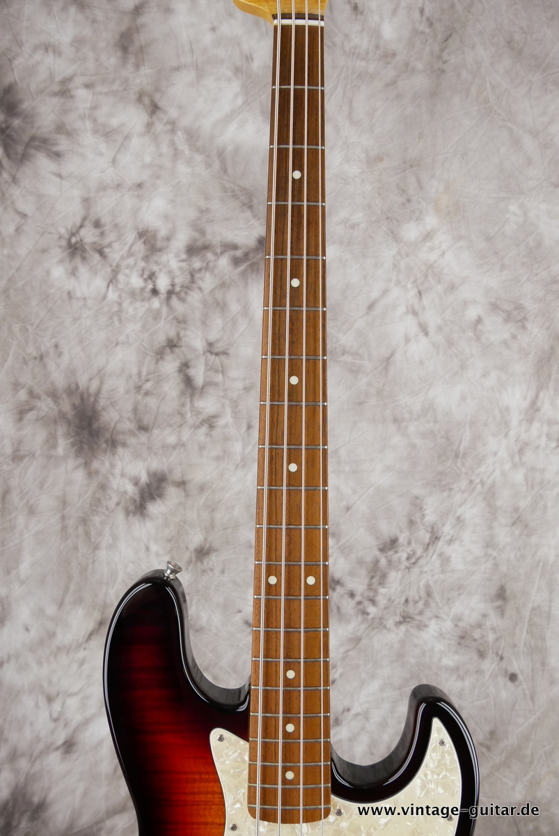img/vintage/4361/Fender_Jazz_Bass_Foto_Flame_sunburst_1994-011.JPG