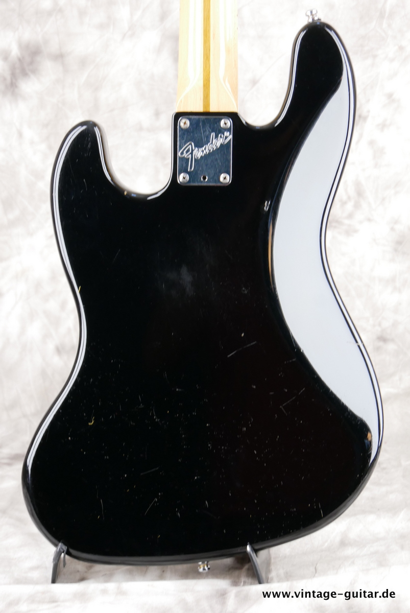 Fender_Jazz_Bass_USA_black_1983-004.JPG