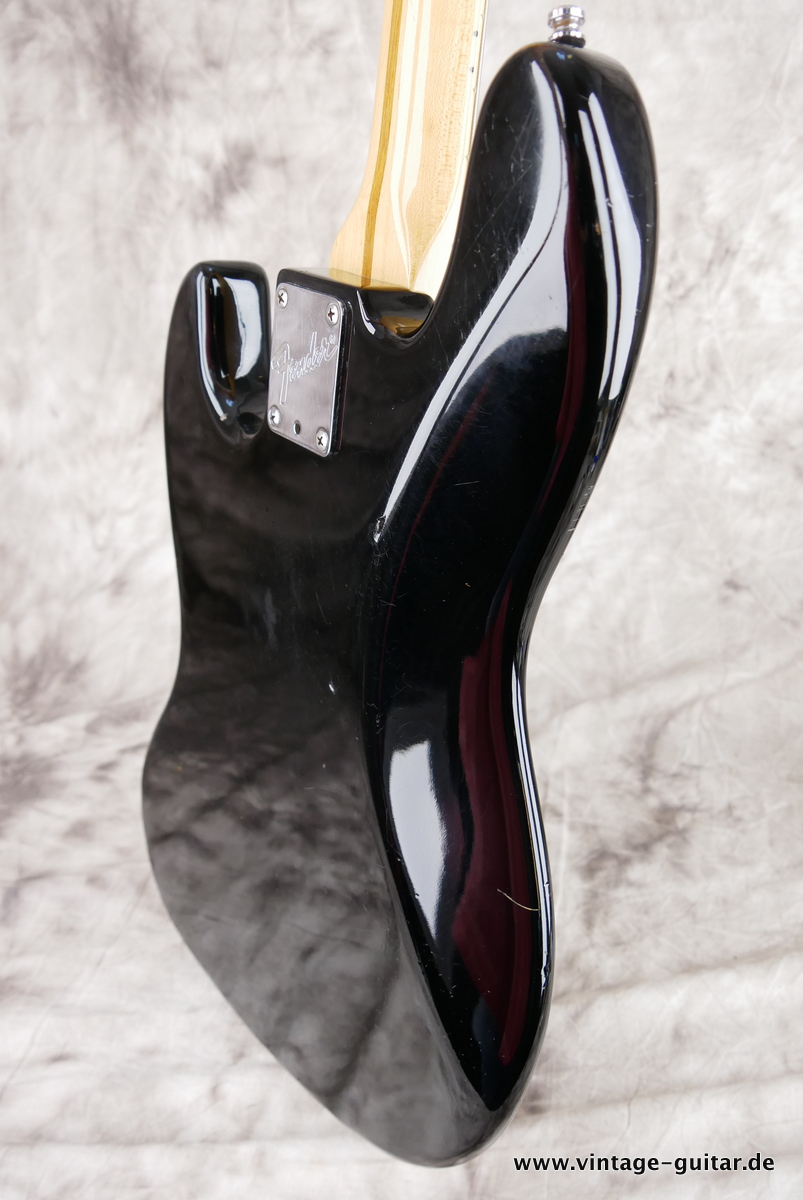 img/vintage/4364/Fender_Jazz_Bass_USA_black_1983-008.JPG