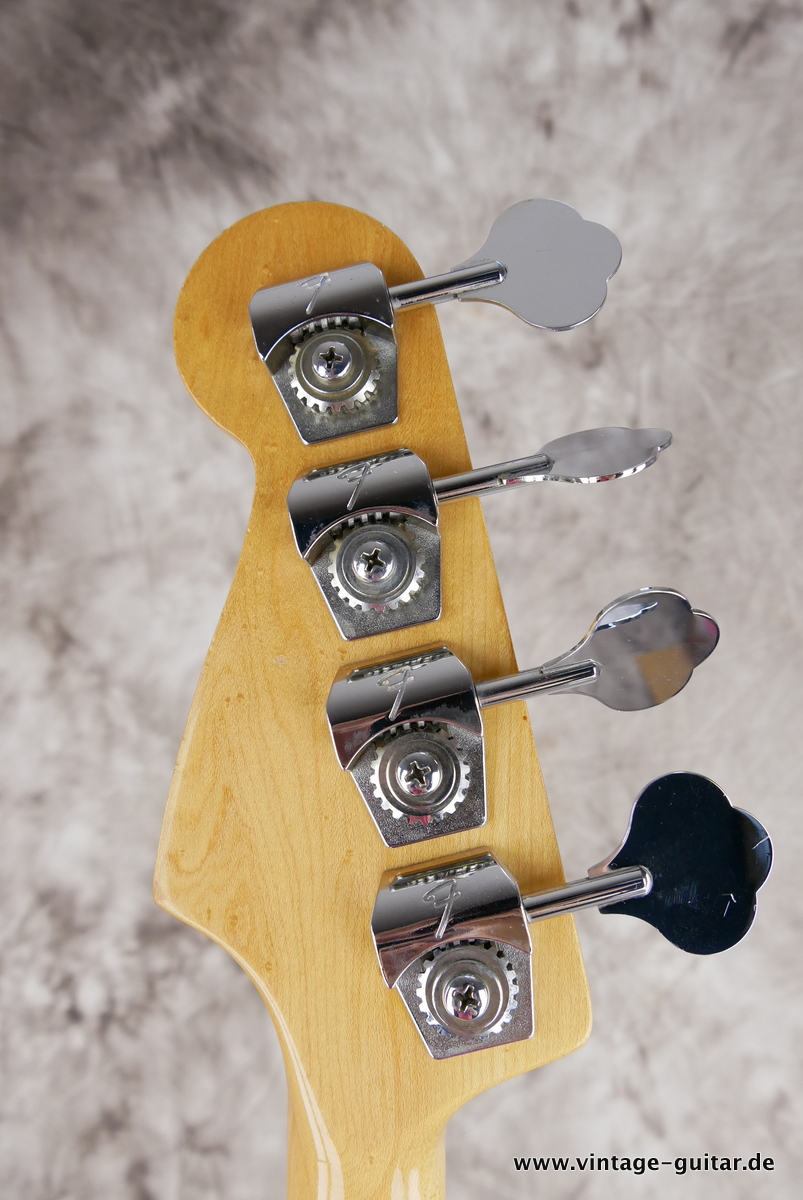 img/vintage/4364/Fender_Jazz_Bass_USA_black_1983-010.JPG