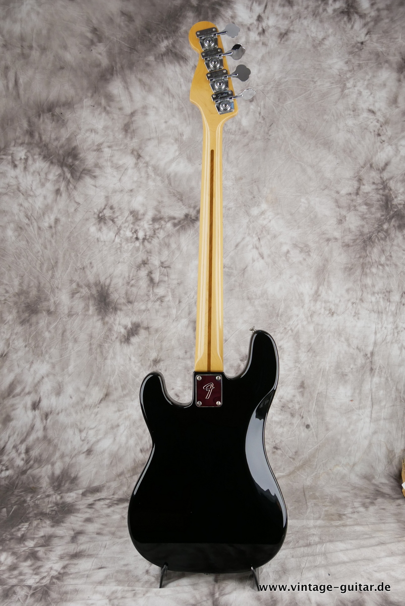 Fender_Precision_USA_black_1979-002.JPG