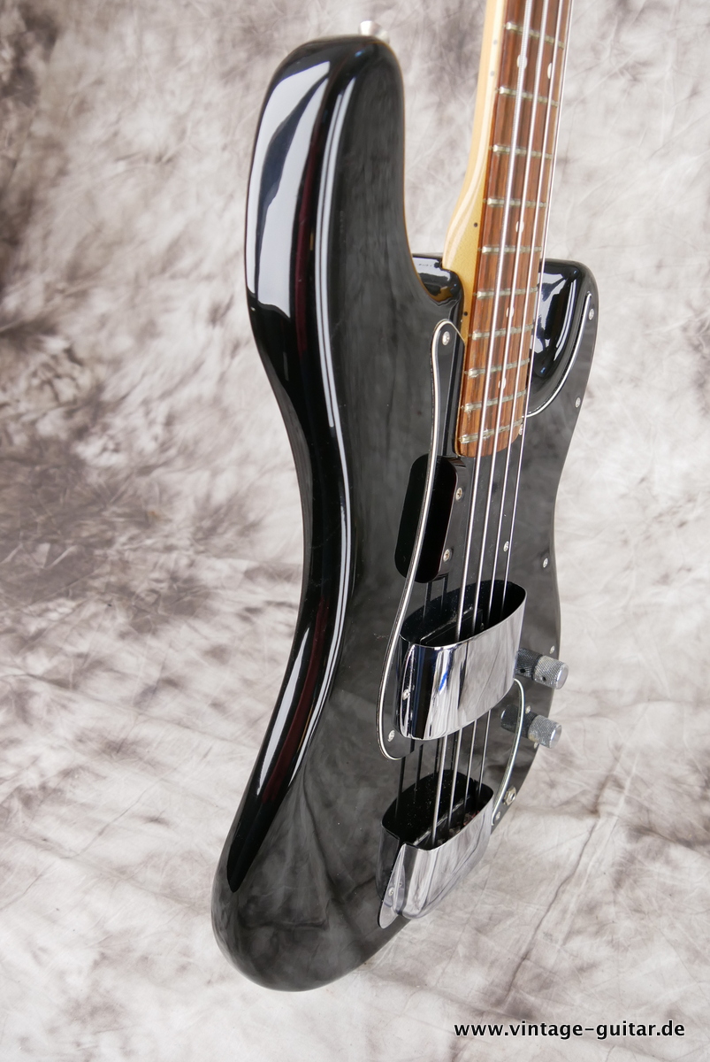 Fender_Precision_USA_black_1979-005.JPG