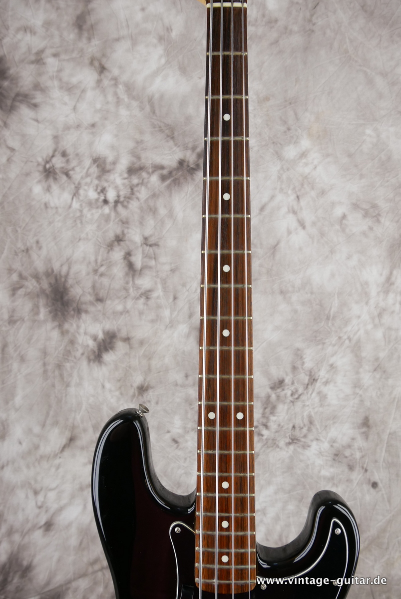 Fender_Precision_USA_black_1979-011.JPG