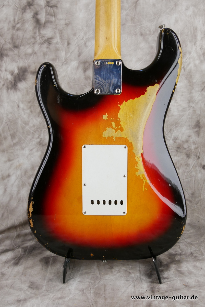 Fender_Stratocaster_Pre_CBS_sunburst_USA_1962-004.JPG