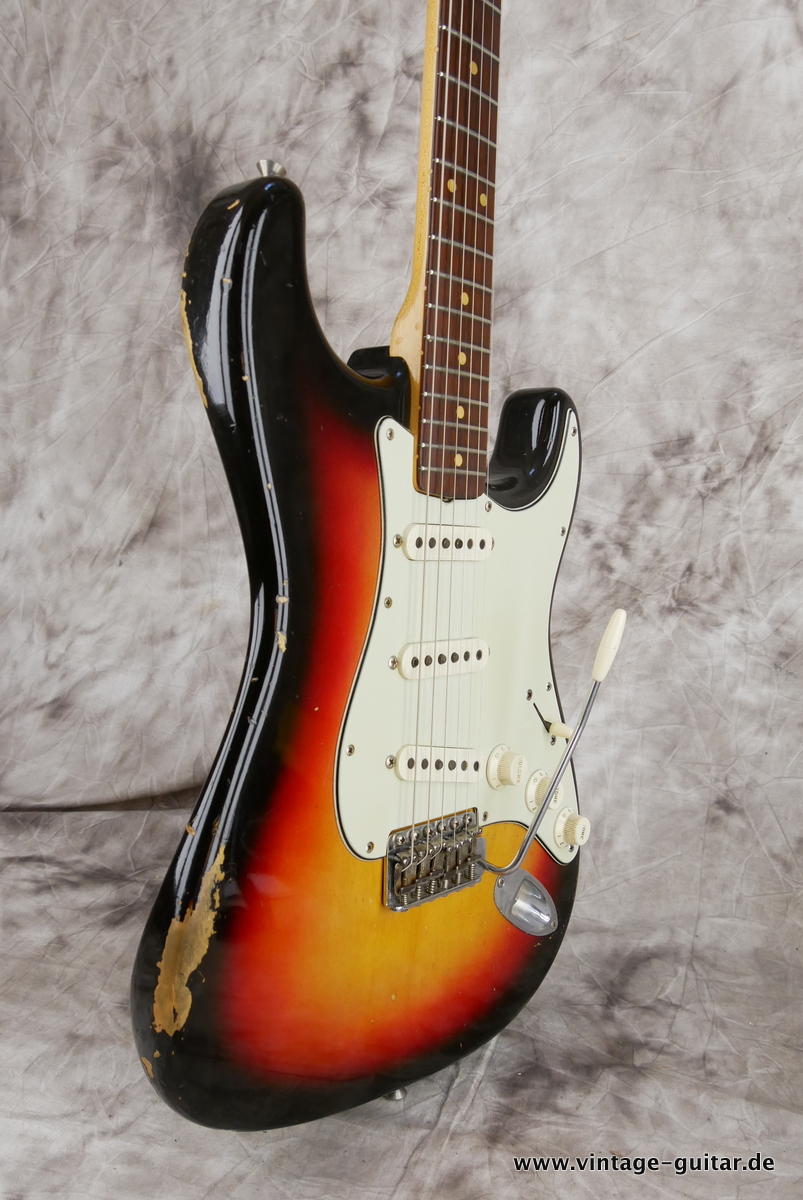 Fender_Stratocaster_Pre_CBS_sunburst_USA_1962-005.JPG