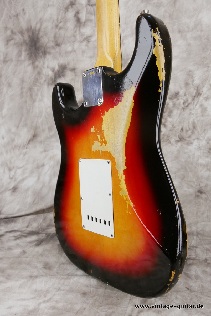 Fender_Stratocaster_Pre_CBS_sunburst_USA_1962-008.JPG