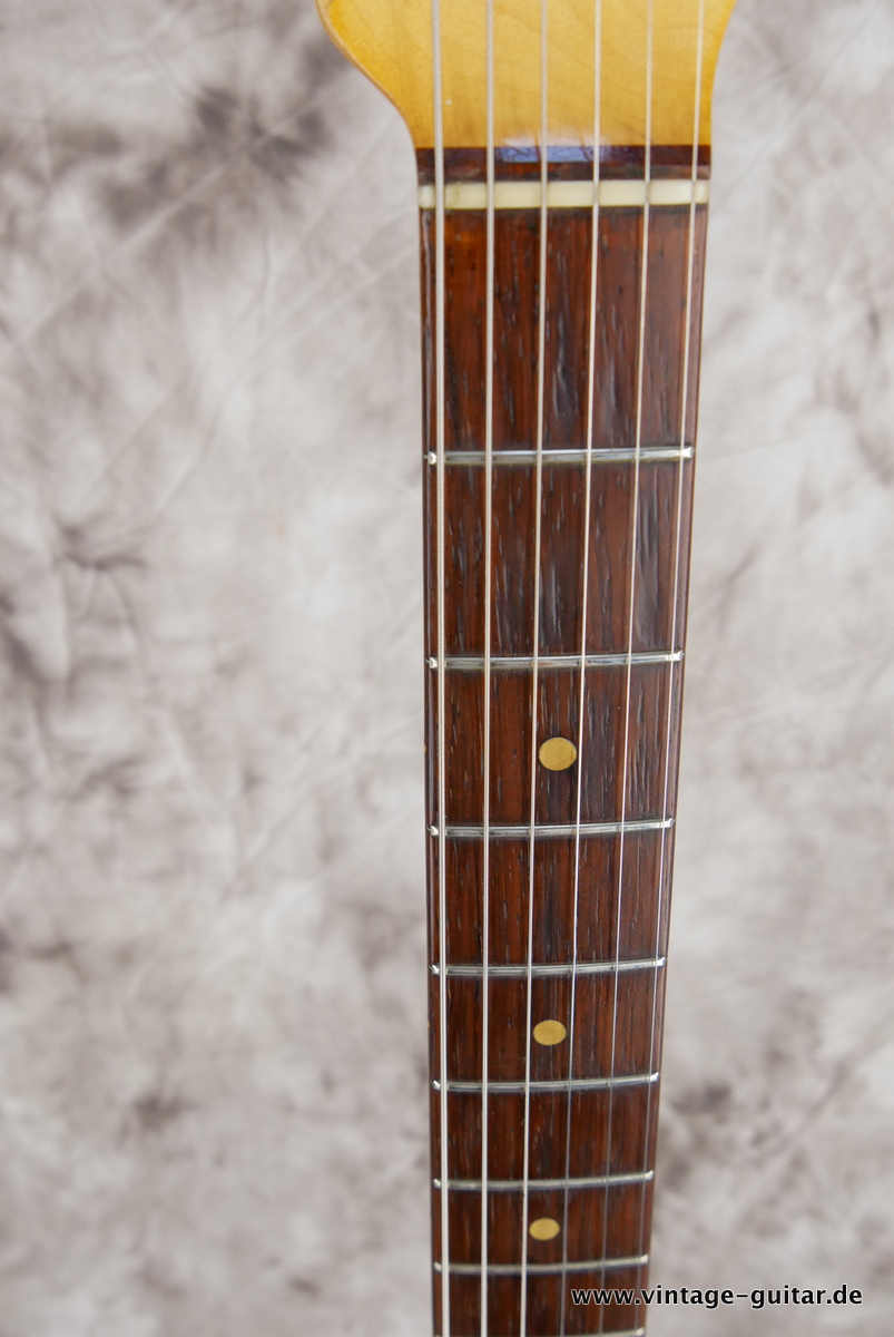 Fender_Stratocaster_Pre_CBS_sunburst_USA_1962-011.JPG