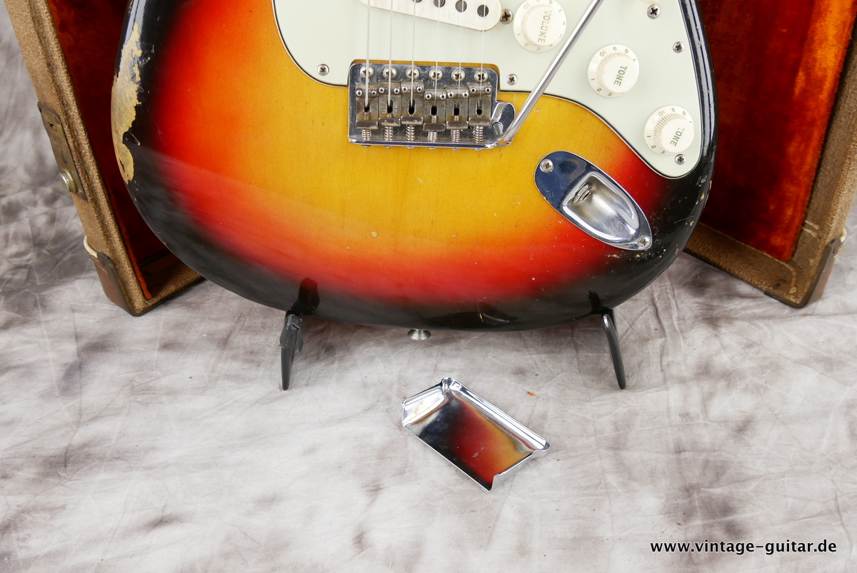 Fender_Stratocaster_Pre_CBS_sunburst_USA_1962-020.JPG
