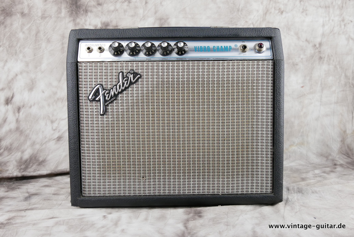 Fender_Vibro_Champ_silverface_1978-001.JPG