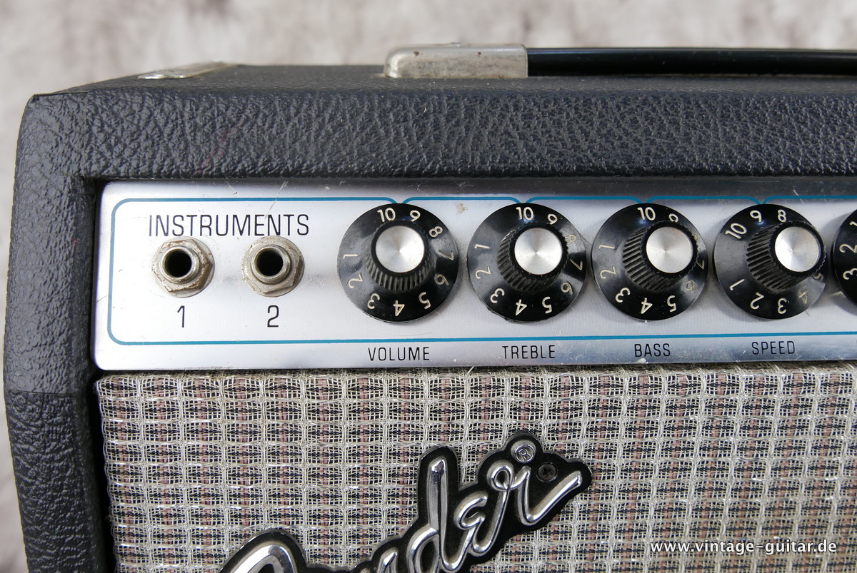 Fender_Vibro_Champ_silverface_1978-005.JPG