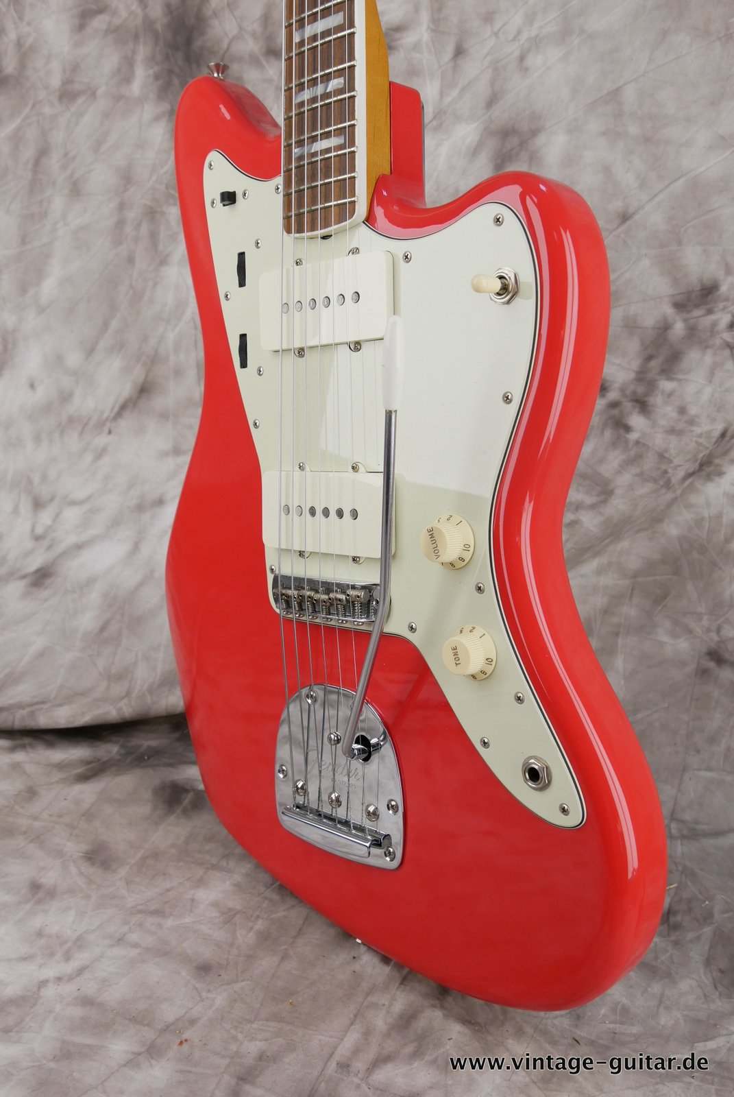 Fender-Jazzmaster-Classic-60s-fiesta-red-006.JPG