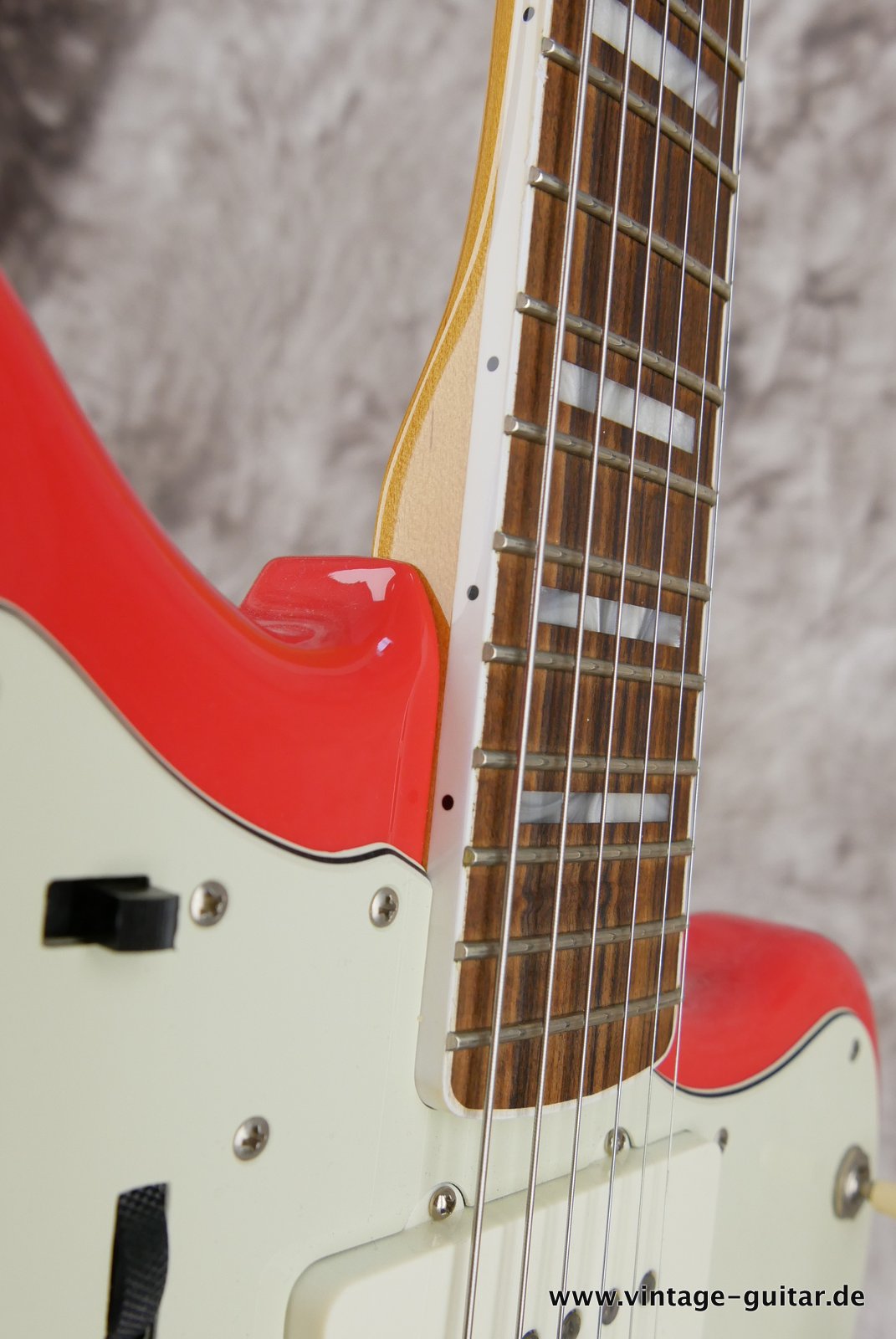 Fender-Jazzmaster-Classic-60s-fiesta-red-014.JPG