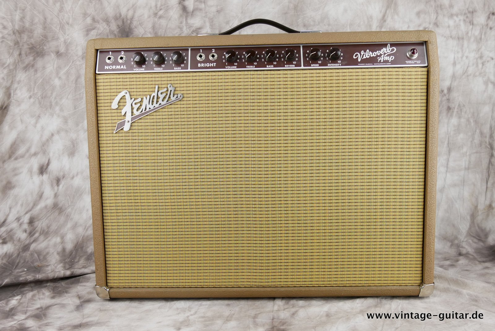 Fender-Vibroverb-Reissue-1995-001.JPG