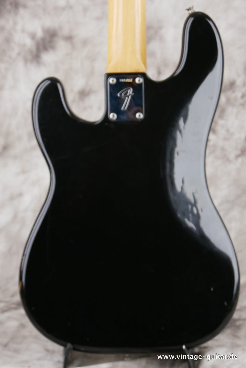 Fender_Precision_USA_black_1971-004.JPG