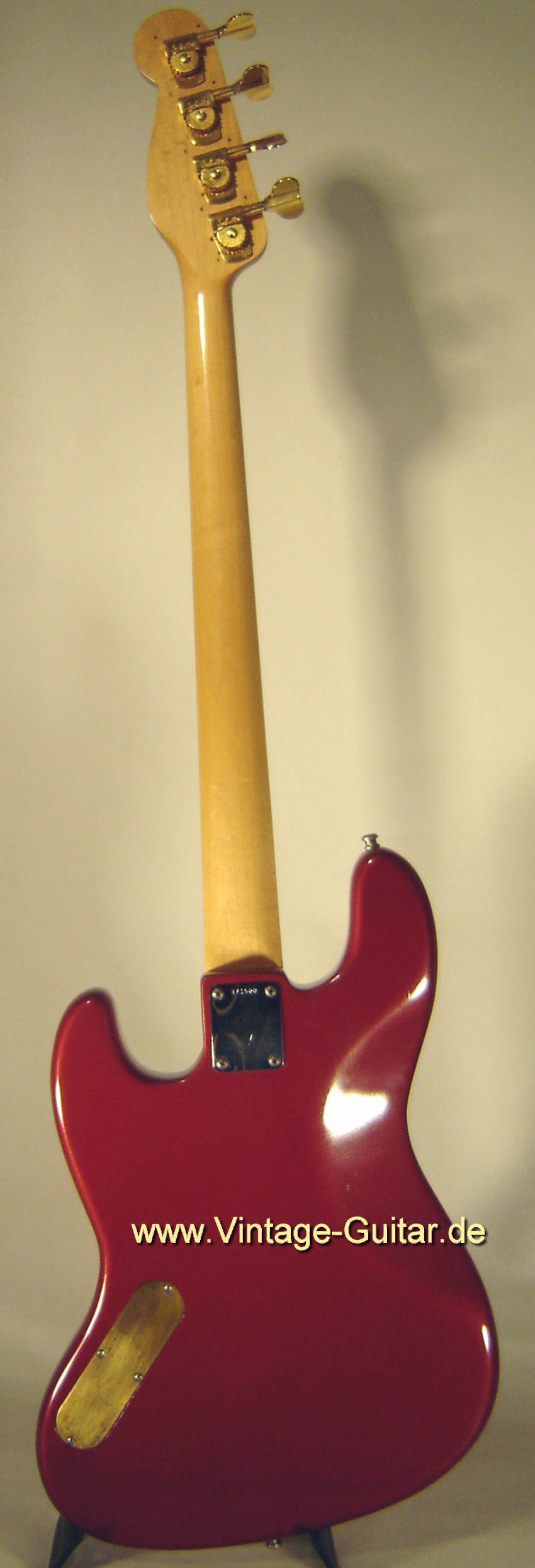 Fender-Jazzbass-1973-ref-car-2.jpg