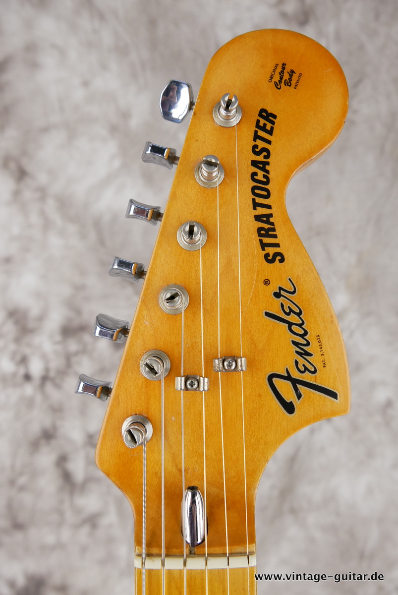 Fender_Stratocaster_natural_staggered_polepieces_USA_1974-009.JPG