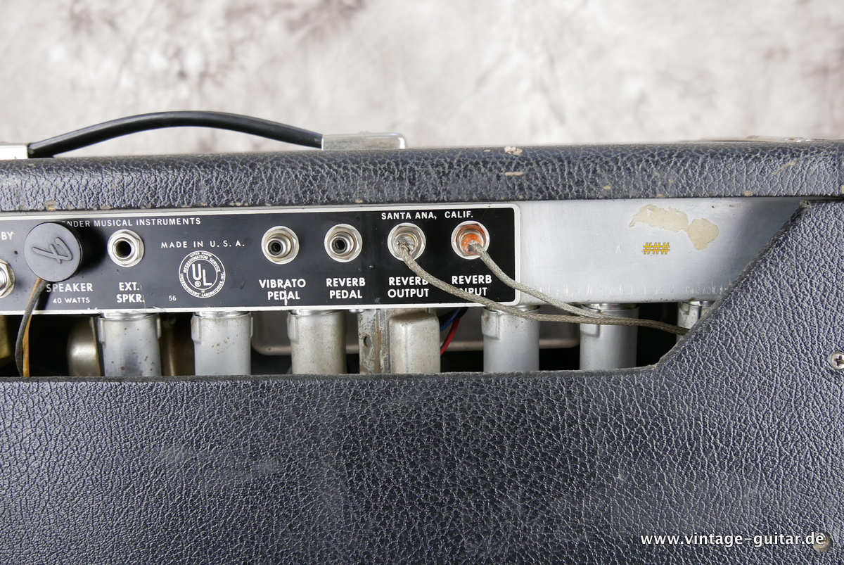 Fender_Super_Reverb_blackface_1966-008.JPG