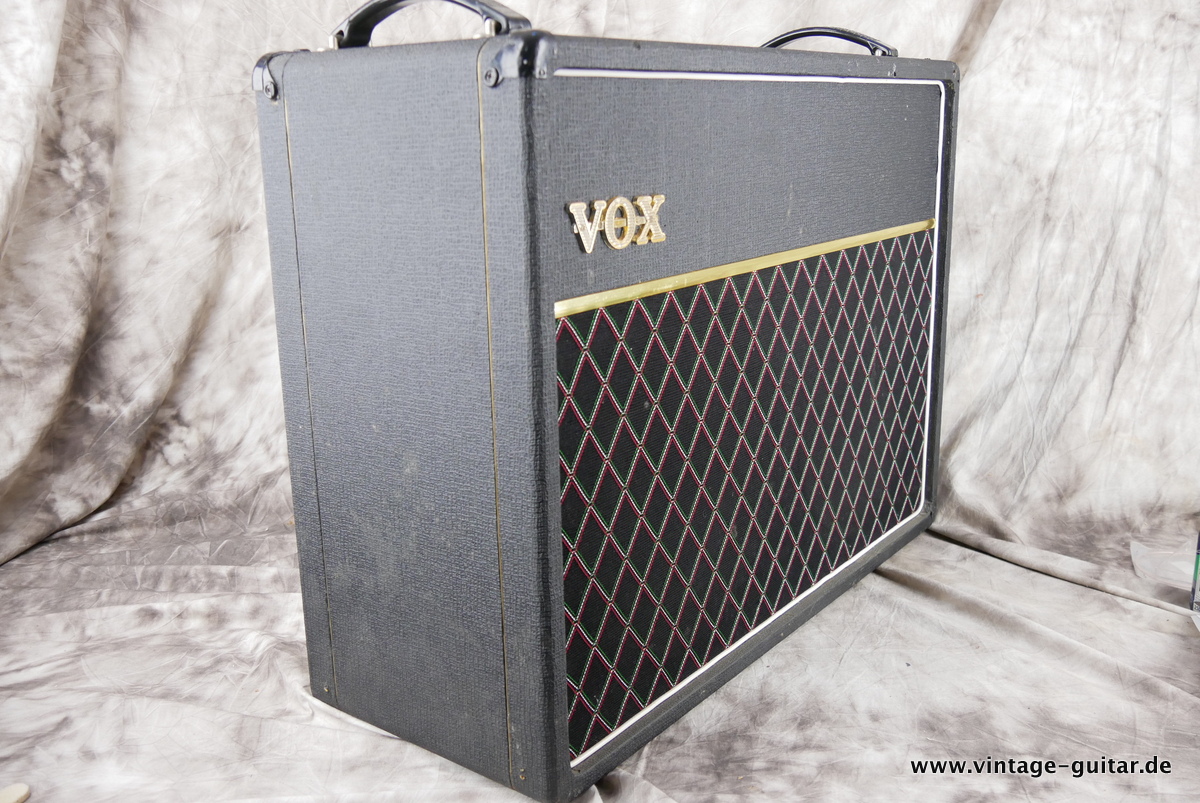 Vox_AC_30_black_1979-004.JPG